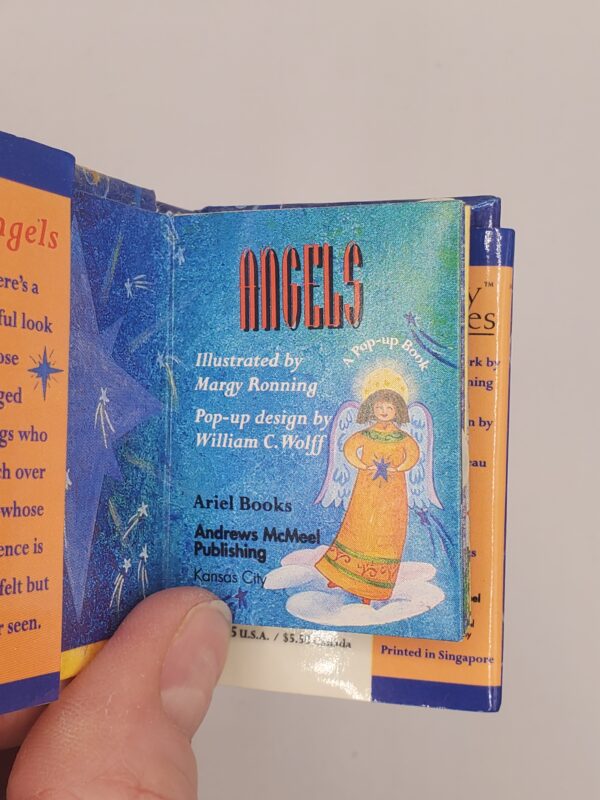 Angels - a pop-up book - Image 2