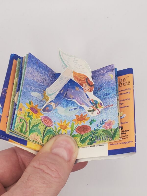 Angels - a pop-up book - Image 3